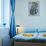2br - Flat Nearby Station + Operahouse 公寓