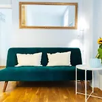 2br - Flat Nearby Station + Operahouse 公寓