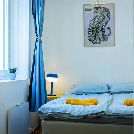 2br - Flat Nearby Station + Operahouse Appartement